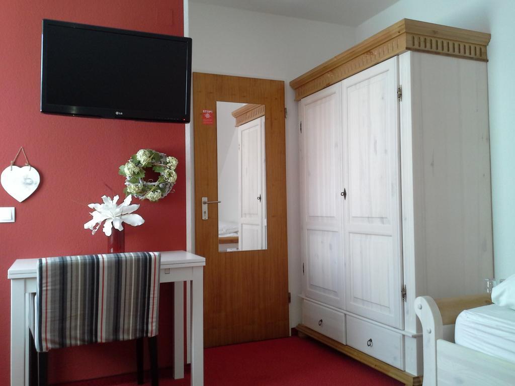 Haus Mariandl Hotel Дюселдорф Стая снимка