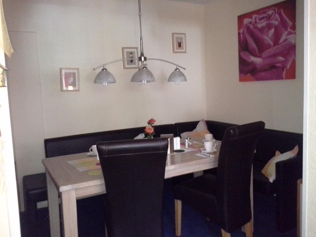 Haus Mariandl Hotel Дюселдорф Екстериор снимка